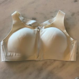 Lululemon front zip sports bra 36C EUC